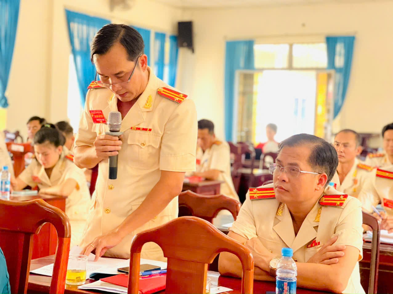 /Users/admin/Desktop/thma luận.jpg