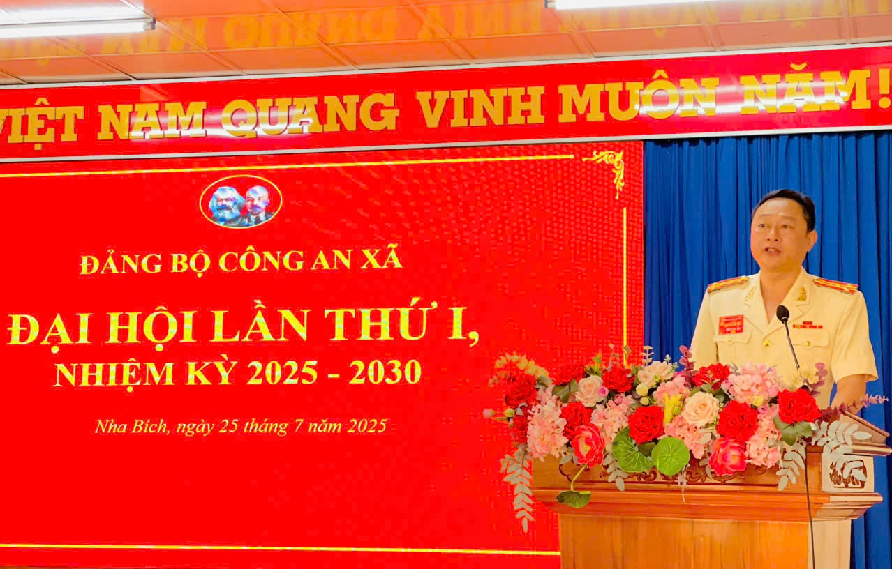 /Users/admin/Desktop/Trưởng cax.jpg
