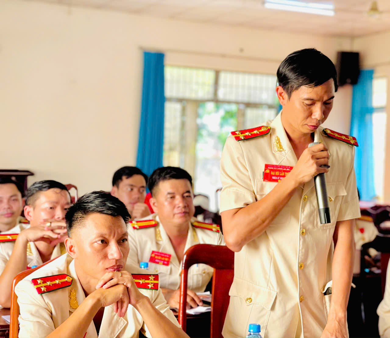 /Users/admin/Desktop/tham luận 2.jpg