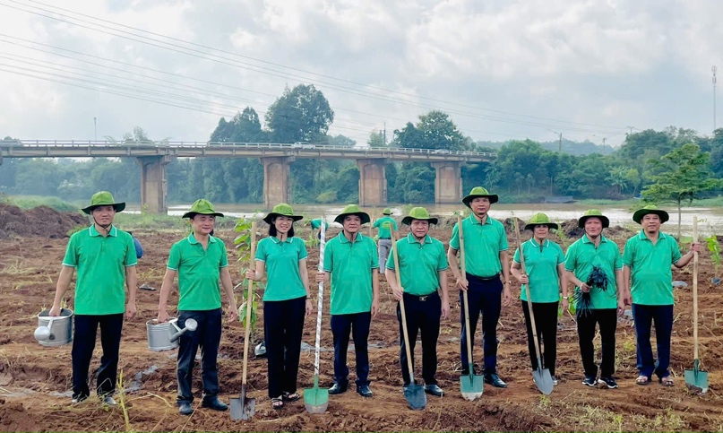 LƯU%20NIỆM%202.jpg