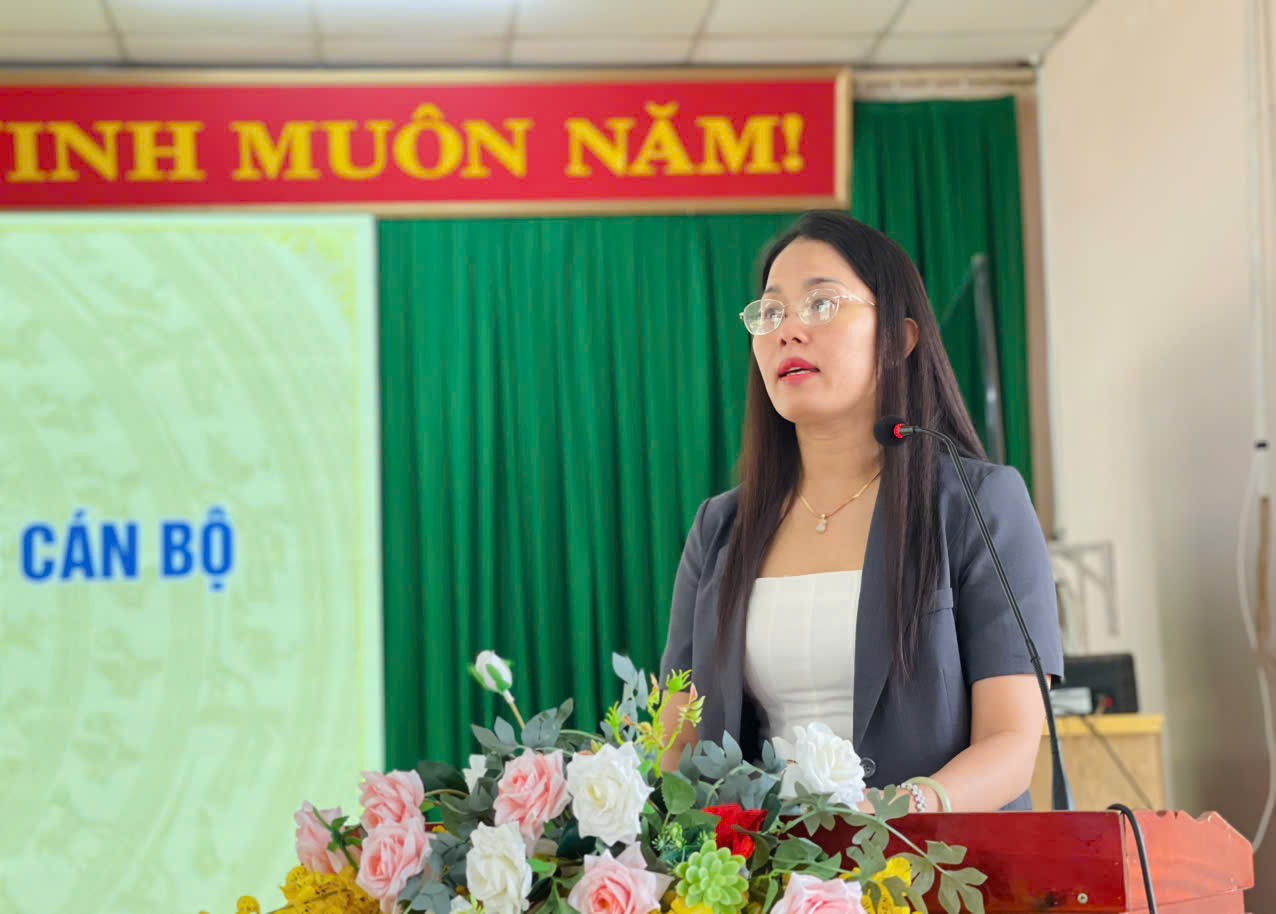 /Users/admin/Desktop/c linh.jpg
