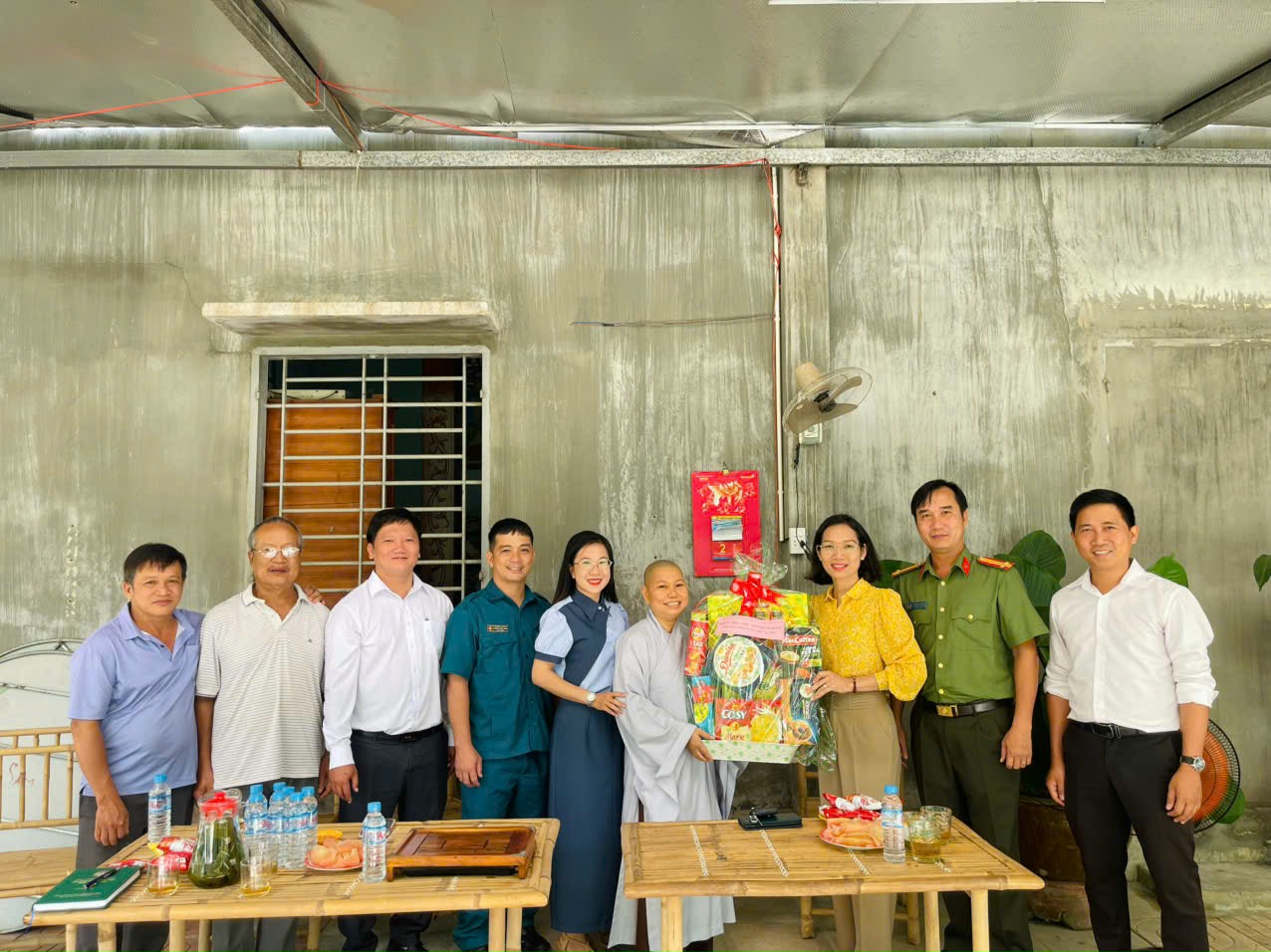 /Users/admin/Desktop/thanh thắng quà.jpg