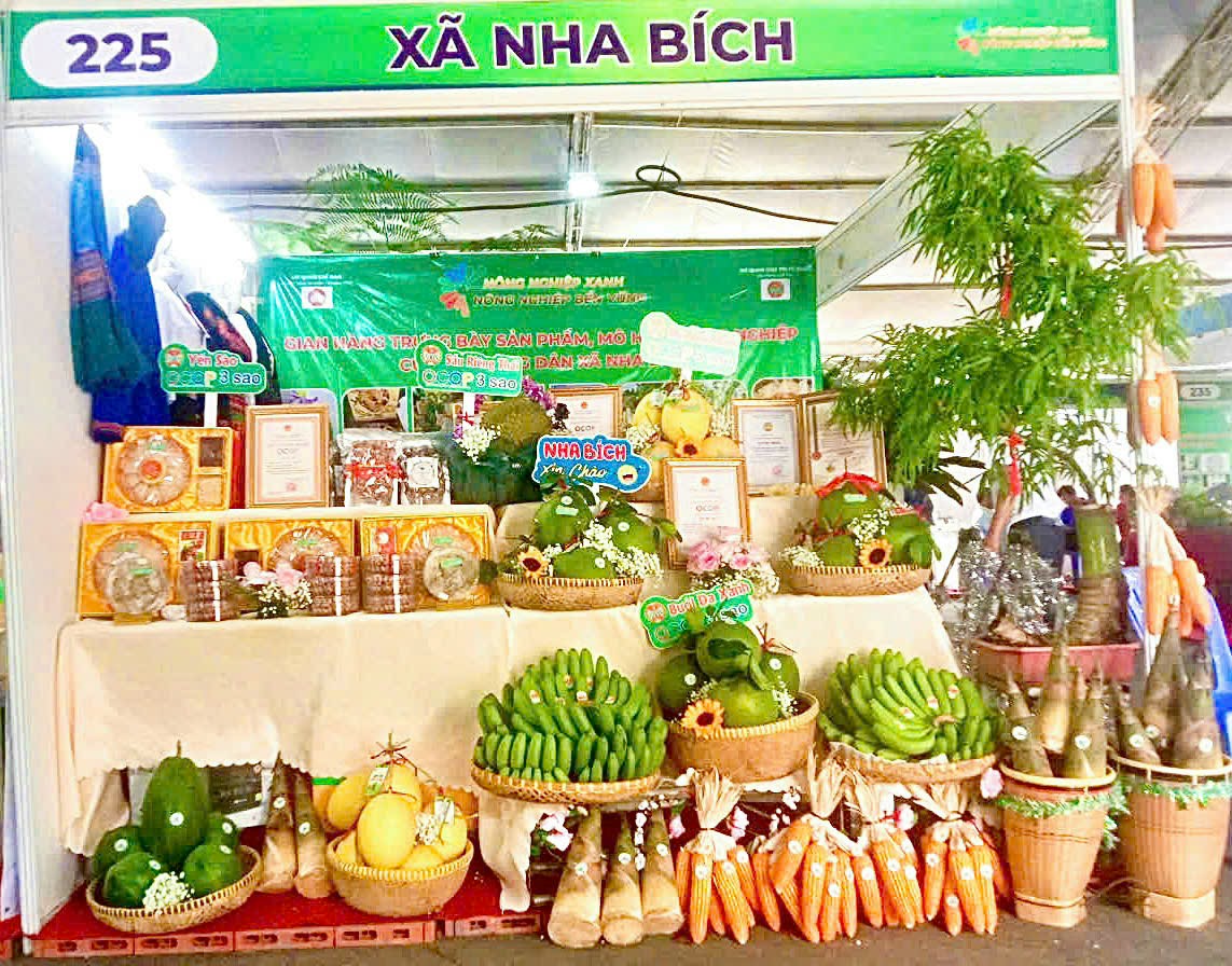 /Users/admin/Desktop/gian hàng.jpg