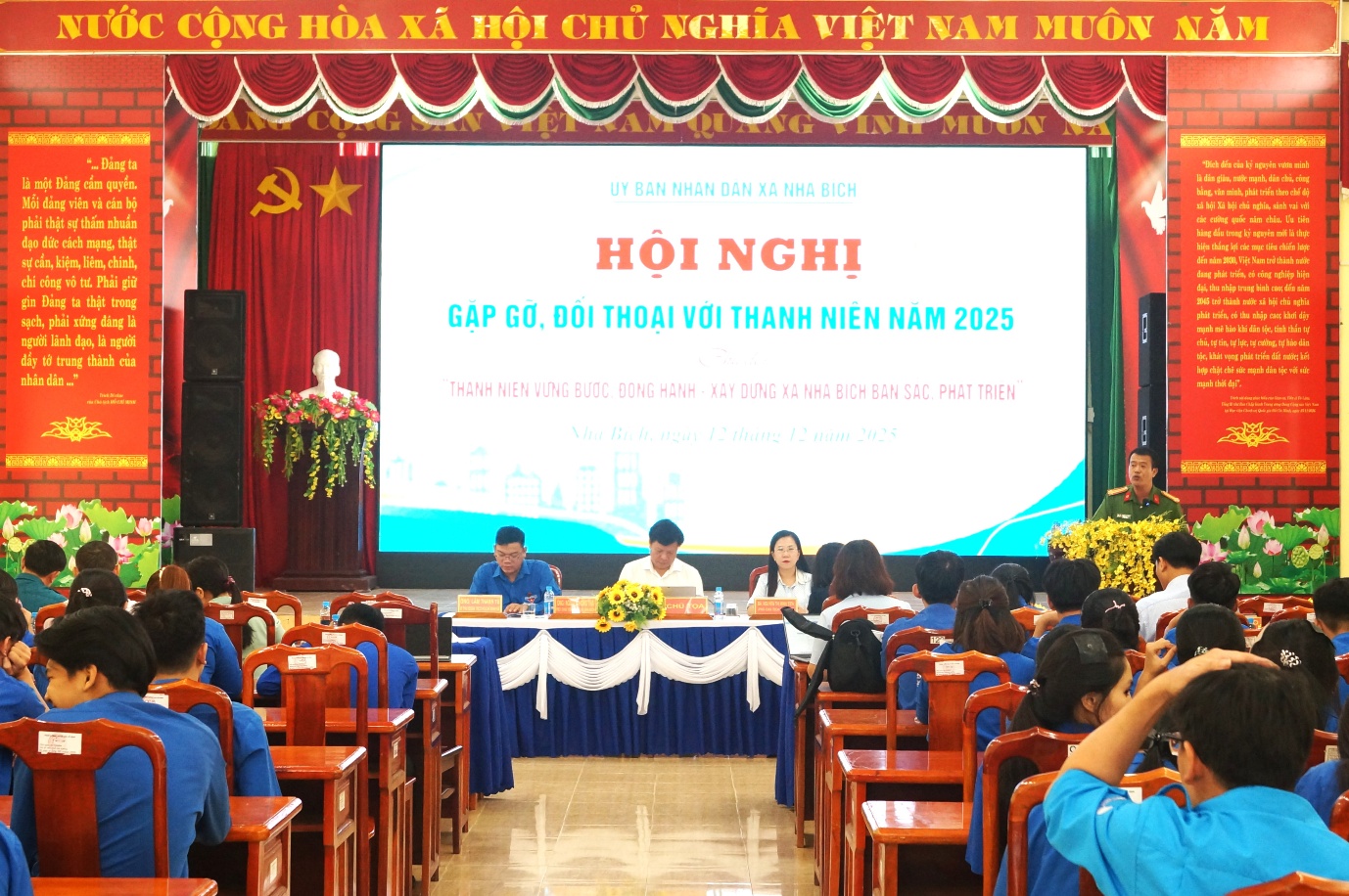 '''A group of people sitting in a room

AI-generated content may be incorrect.'''